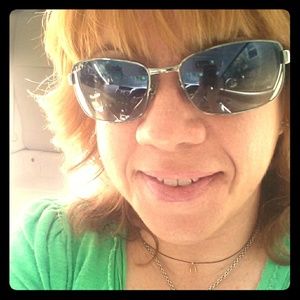 Meet your Posher, Claudine.